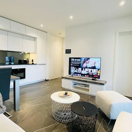 1 Bedroom With Parking In Center And A Large Terrace. * Luxembourg