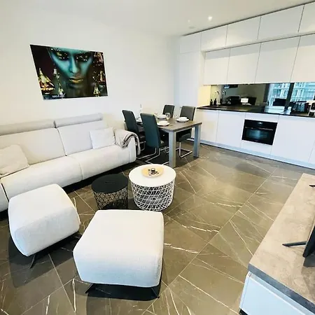 Appartement 1 Bedroom With Parking In Center And A Large Terrace. *